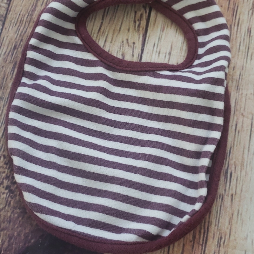 2 bibs - Picture 3 of 3
